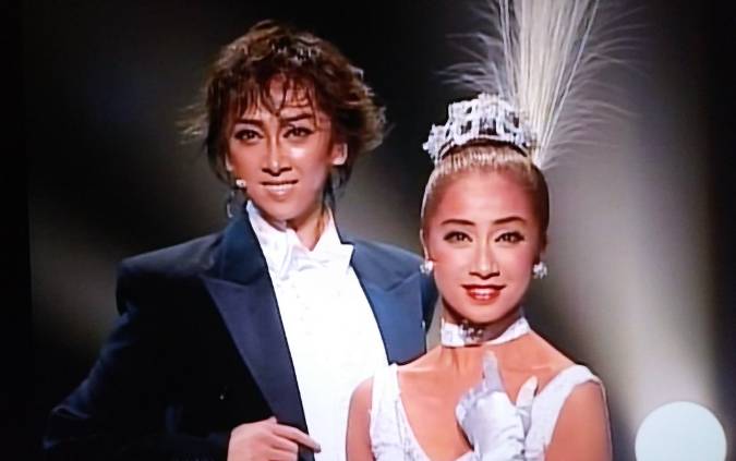 紫吹淳の現在 入れ歯 鼻整形否定説と結婚相手の理想が痛くない理由
